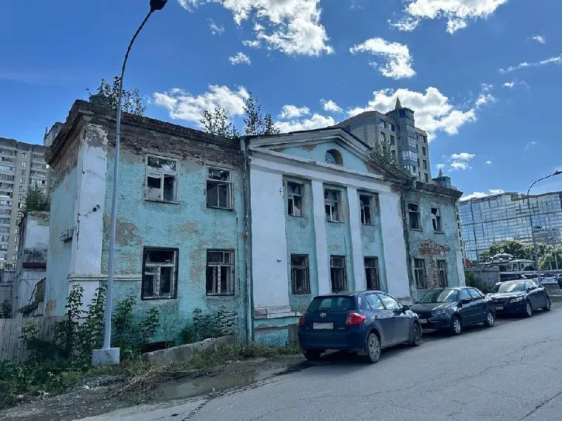 Арбитражный суд Свердловской области отказал застройщику в передаче Троицкой церкви старообрядцам. Компания требовала передачи здания и прилегающих объектов в рамках проекта жилого комплекса, но суд принял решение не удовлетворять иск.
