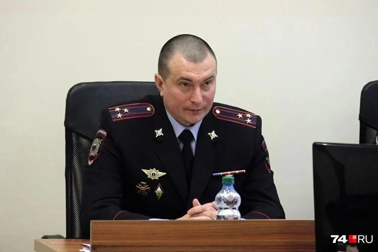 Областной суд остановил рассмотрение дела об увольнении и возвращении на службу Андрея Меньшенина после того, как представители бывшего руководителя УМВД сообщили об отсутствии контакта с ним, поскольку он находится на СВО.