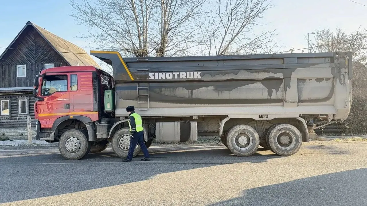 Сегодня утром в Нижнем Тагиле водитель грузовика наехал на пенсионерку на нерегулируемом переходе. Пострадавшая скончалась до приезда медиков.