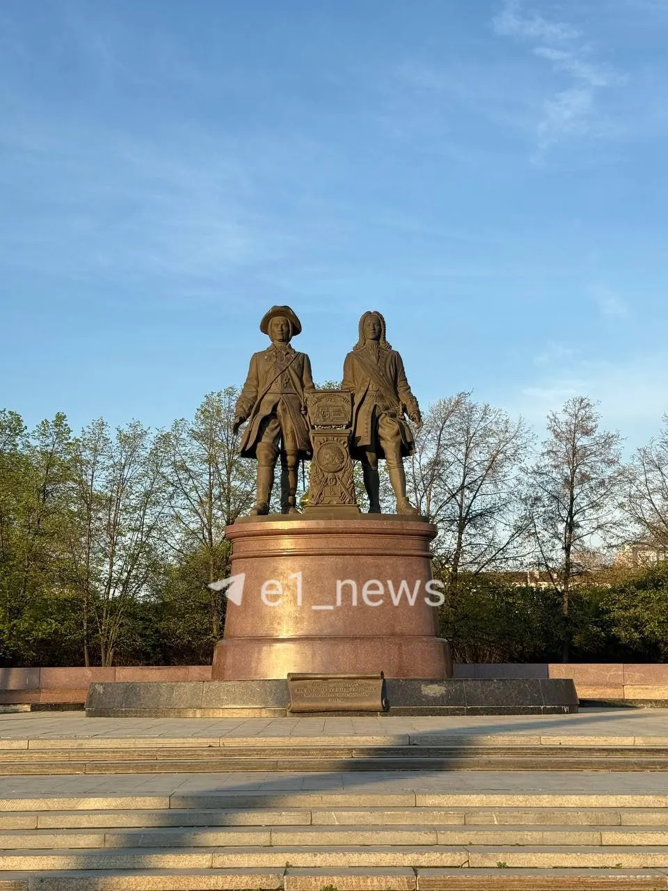 Екатеринбург готовится к празднованию 350-летия де Геннина: ожидаются театрализованное представление, памятные монеты и праздничные залпы.