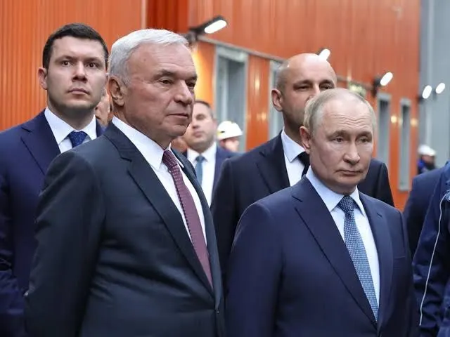 Виктор Рашников получил орден I степени «За заслуги перед Отечеством» за вклад в развитие отечественной промышленности и многолетнюю работу.