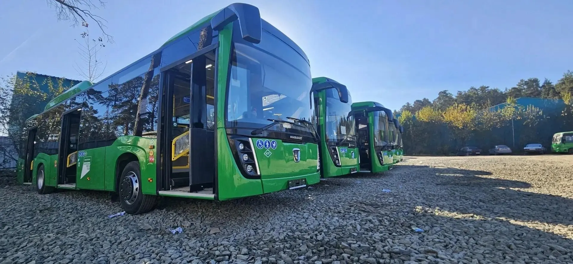 22 новых автобуса поступили в Челябинск в рамках обновления парка; запланирована поставка ещё 124 автобусов в следующем месяце.