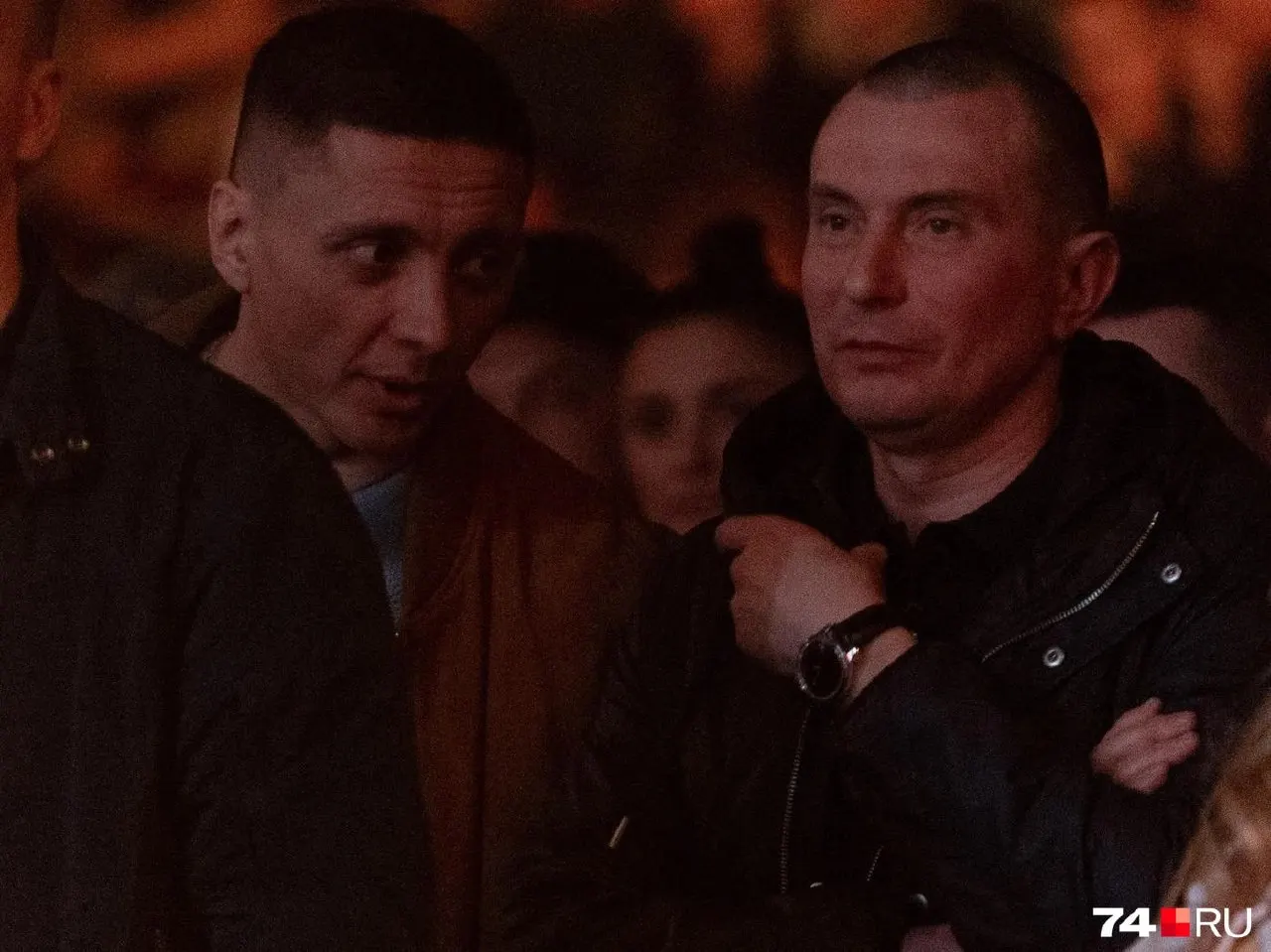 Представители МВД заявили в суде, что бывший глава полиции может находиться в Челябинске, но документальные подтверждения отсутствуют. Прокуроры поддержали позицию МВД, но производство остановлено из‑за заключения контракта и невозможности связаться с ним.