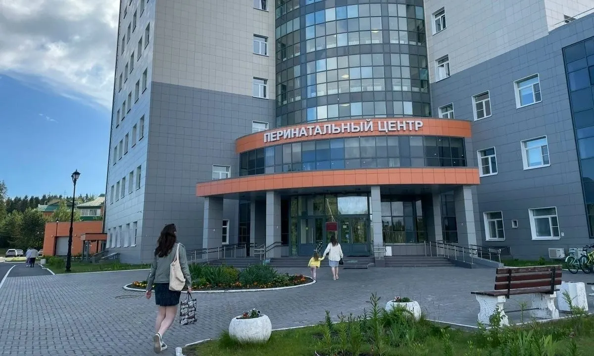 В Карелии за 2026 год зафиксирован рост рождаемости: 2 637 родившихся, а августовский коэффициент рождаемости достиг 1,463, выше регионального Северо-Запада и общероссийского уровней.