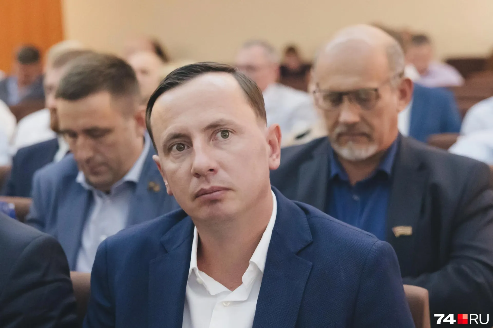 Иск о смене причины ухода подан в суд; прокуратура требует частично возместить стоимость спорной квартиры.