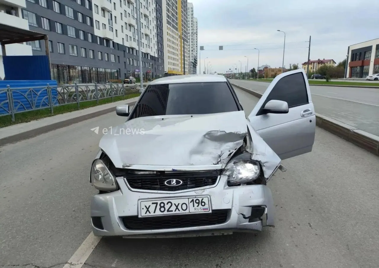 Полиция разыскивает виновника ДТП, в котором пострадали двое детей; обстоятельства происшествия устанавливаются.